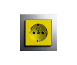 Gira SCHUKO-socket outlet | E2 - 1