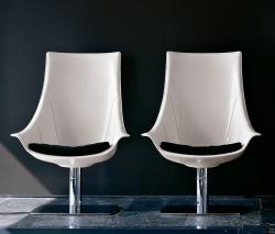 Изображение продукта Enrico Pellizzoni Lullaby кресло с подлокотниками с высокой спинкой