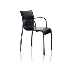Изображение продукта Magis Paso Doble кресло с подлокотниками