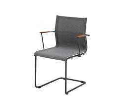 Изображение продукта Gloster Furniture Sway стул штабелируемый с подлокотниками