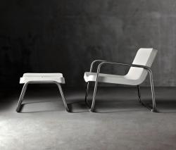 Изображение продукта Serralunga Time Out кресло с подлокотниками and stool