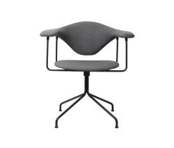 Изображение продукта GUBI Masculo офисное кресло