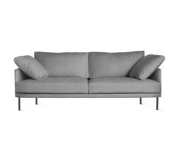 Изображение продукта Design Within Reach Camber 81” диван с обивкой из ткани, Onyx Legs