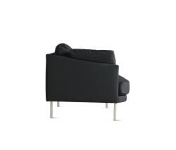 Design Within Reach Camber 93” диван в коже, стальные ножки - 3