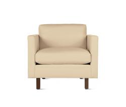 Изображение продукта Design Within Reach Goodland кресло с подлокотниками в коже, Walnut Legs