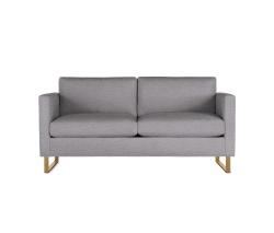 Изображение продукта Design Within Reach Goodland Two-Seater диван с обивкой из ткани, ножки из бронзы