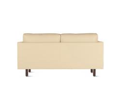 Design Within Reach Goodland Two-Seater диван в коже, Walnut Legs - 4