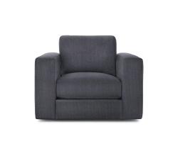Изображение продукта Design Within Reach Reid кресло с подлокотниками с обивкой из ткани