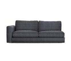 Изображение продукта Design Within Reach Reid One-Arm диван Left с обивкой из ткани